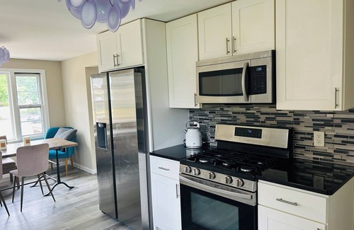North Buffalo House | Cozy Buffalo Getaway — Between Niagara Falls & Downtown