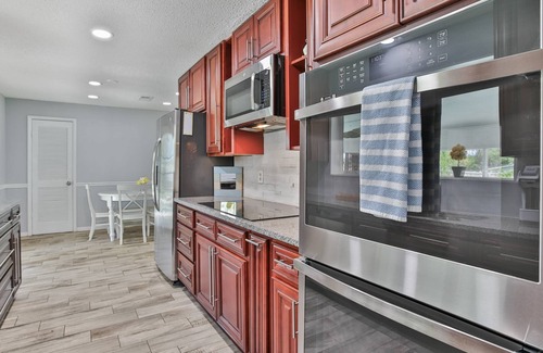 East Arlington Apartment | Cozy Bungalow |Fenced Yard |Pool |Close to Beaches