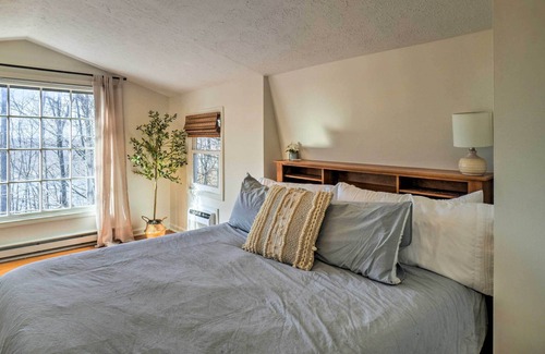 Byrdstown Cottage | Cozy Byrdstown Cottage - Seasonal Lake Views!