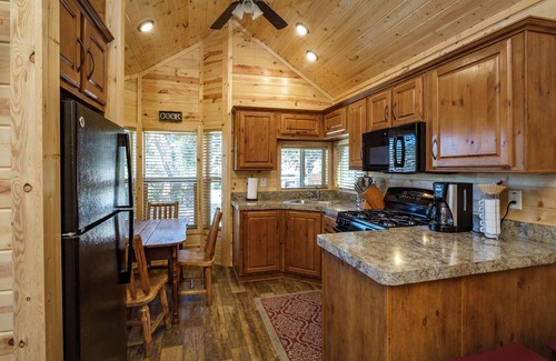 Carmel Cabin | Cozy Cabin 7 - Mission Trail