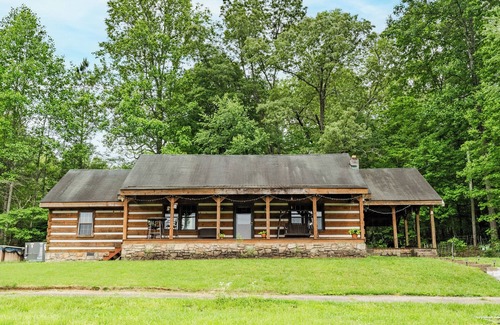 Dickson Cabin | Cozy Cabin and Homestead