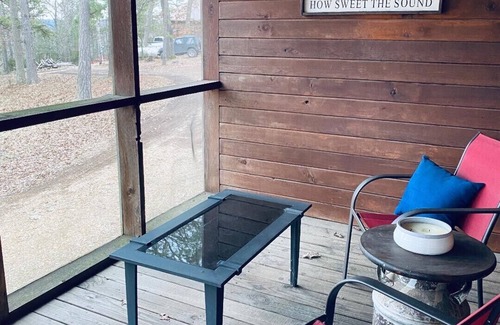 Eureka Springs Cabin | Cozy Cabin at Bear Mountain Log Cabins