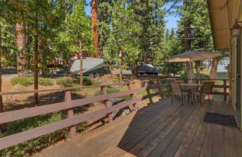 Carnelian Bay House | Cozy Cabin: border of Tahoe City and Carnelian Bay