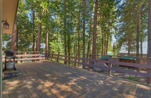 Carnelian Bay House | Cozy Cabin: border of Tahoe City and Carnelian Bay