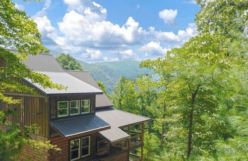 Hot Springs Cabin | Cozy cabin in Hot Springs, minutes away from town!