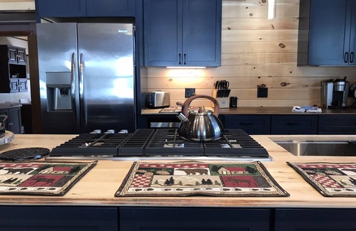 Pittsburg Cabin | Cozy Cabin in Pittsburg NH - DIRECT SNOWMOBILE & ATV TRAIL ACCESS