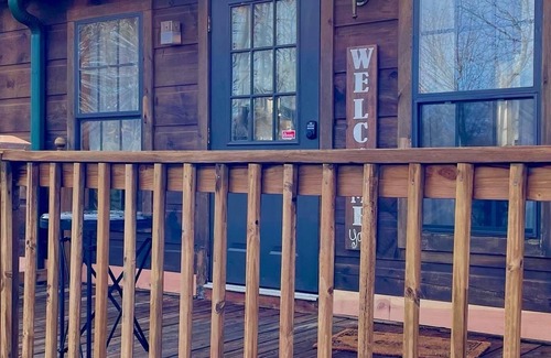 Enoree Cabin | Cozy cabin in the woods! Pets welcome!