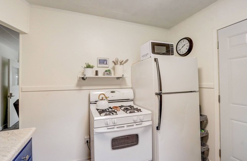 Markesan Cabin | Cozy Cabin | Lake Access, Kayaks/Bikes, Huge Yard!