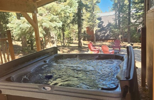 Meadow View Heights Cabin | Cozy Cabin near Bryce and Zion sleeps 4 adults max