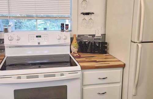 Fayette County Apartment | Cozy Cabin on 22 Private Acres in Smithville, TX Peaceful Hill Country Retreat