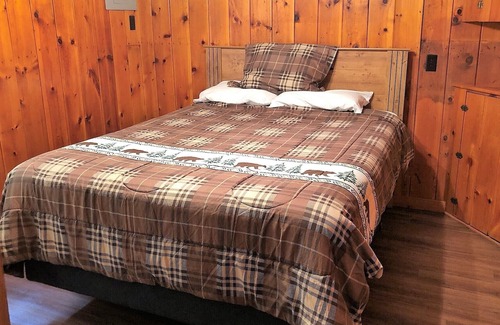 Arbor Vitae Cabin | Cozy Cabin On Big Arbor Vitae Lake - Great Fishing!