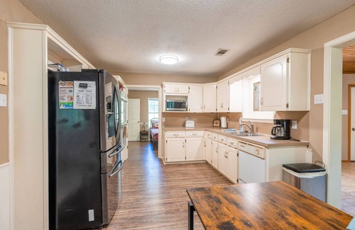 Pangburn Cabin | Cozy Cabin on Little Red River Sleeps 12!