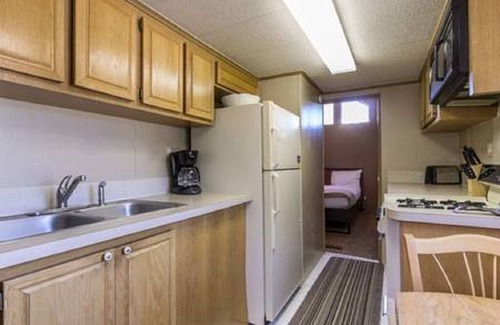 Breckenridge Cabin | Cozy Cabin on the River. 1 Bed 1 Bath Patio w/ BBQ