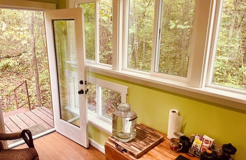 Travelers Rest Cabin | Cozy Cabin on Wheels Forest and Farm Retreat