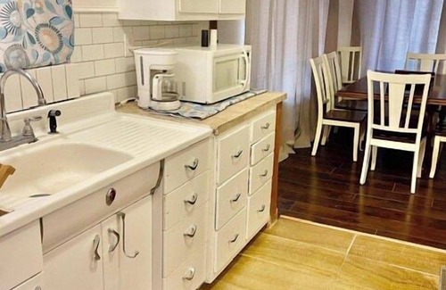 Midway Cabin | Cozy Cabin Retreat in Midway