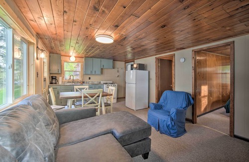 Hayward Cabin | Cozy Cabin w/Deck & Private Dock on Nelson Lake!