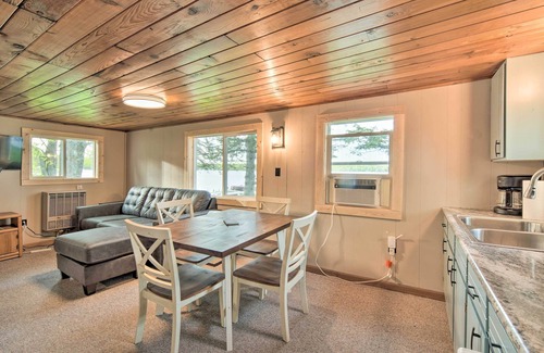 Hayward Cabin | Cozy Cabin w/Deck & Private Dock on Nelson Lake!