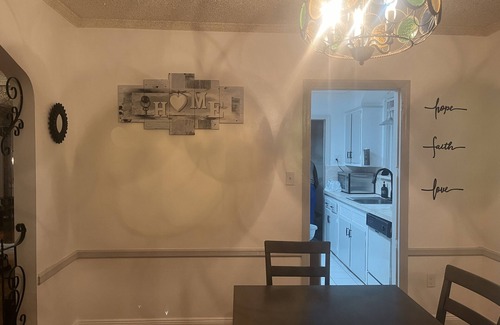 Cambria Heights House | Cozy Cambria Getawayn13 min John F. Kennedy✈️
