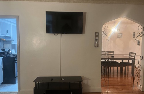 Cambria Heights House | Cozy Cambria Getawayn13 min John F. Kennedy✈️