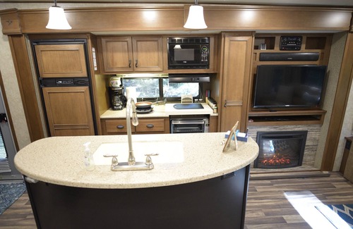 Durants Neck House | Cozy Camper~New Wash Shed~Fast Wi-Fi~Comfy Bed~Fire Pit~Near Croquet Club