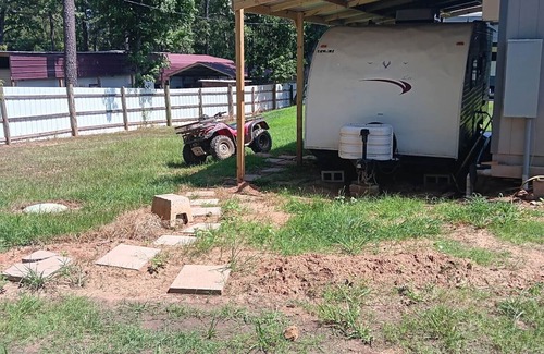 Negreet House | Cozy Camper - Small RV near Toledo Bend, LA.