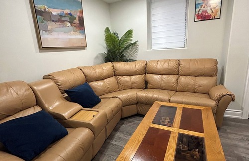 New Tecumseth Apartment | Cozy Caribbean-inspired Airbnb north of Toronto