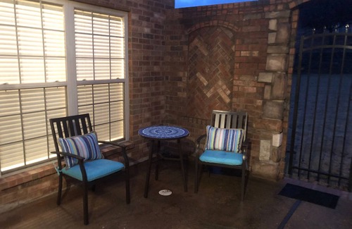 Cave Springs Apartment | Cozy Cave Springs Suite with Private Entrance