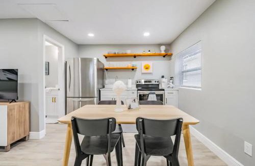 East Tampa House | Cozy Chic - Casita