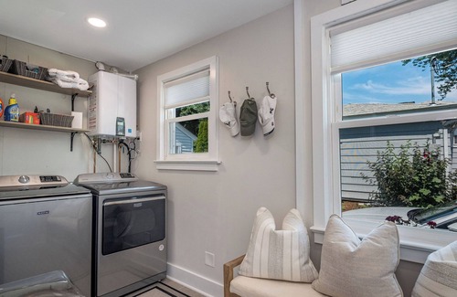 Guilford House | Cozy Coastal Getaway