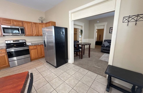 Columbus Apartment | Cozy Columbus Apartment - 1 mile from Cummins HQ & Downtown