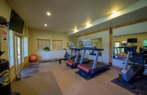Eden House | Cozy, Comfy, Condo with Resort Amenities