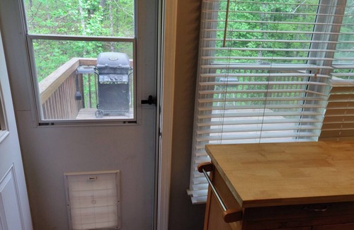 Collier Heights House | COZY COMFY CRAFTSMAN EARLY CHECK IN AVAILABLE. 2600 SQ FT