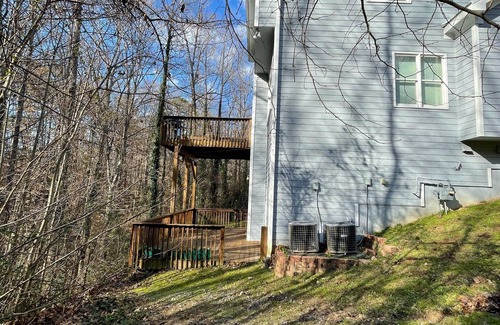 Collier Heights House | COZY COMFY CRAFTSMAN EARLY CHECK IN AVAILABLE. 2600 SQ FT