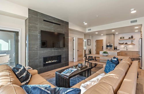 Tamarack Resort Condo | Cozy Condo | Fireplace and Private Balcony