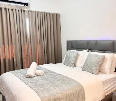 Highway Hills Apartment | Cozy Condo Home along EDSA with a City View