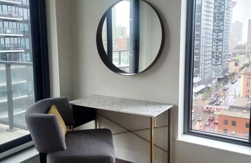 Downtown Calgary Condo | *Cozy Condo/King Bed/Pool/Gym/CityViews/Walkscore 91