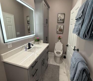 Portsmouth House | Cozy Condo Near Portsmouth Naval