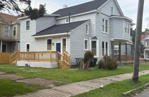 Portsmouth House | Cozy Condo Near Portsmouth Naval