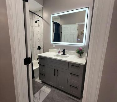 Portsmouth House | Cozy Condo Near Portsmouth Naval