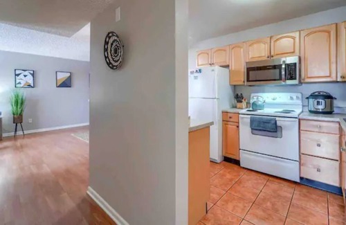 Gunbarrel Apartment | Cozy Condo, w/HotTub, Pool, and Sauna.