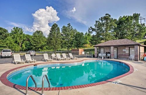 Branson West Apartment | Cozy Condo with Nature Views Branson Getaway