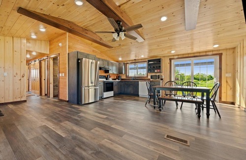 Mohawk Hill House | Cozy Corner in the Countryside!