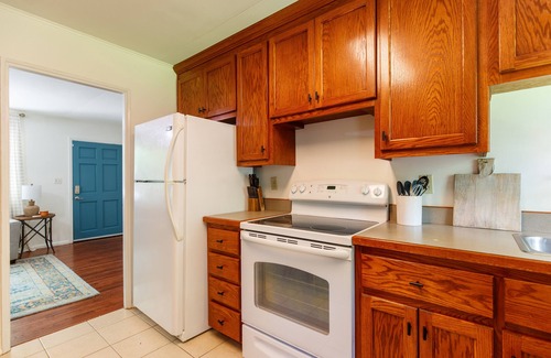 Valdosta House | Cozy Cottage - 4 Beds, Sleeps 6, Right of Exit 18 in Valdosta