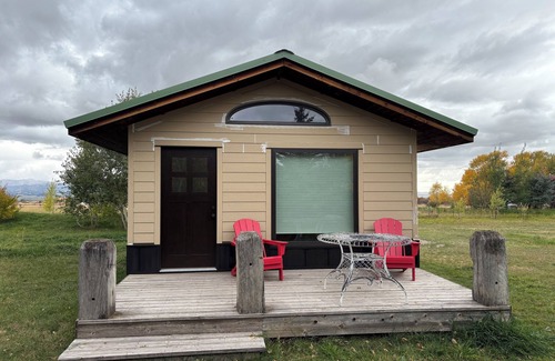 Driggs Cottage | Cozy Cottage escape in the Tetons