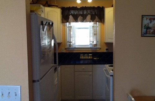 Ruidoso Cottage | COZY COTTAGE! HOT TUB & COZY UP TO THE FIREPLACE! CHRISTMAS DECO FOR HOLIDAYS!