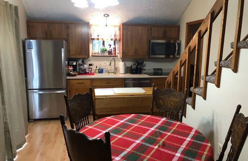 Albrightsville Cottage | Cozy Cottage in the Pocono Mountains, Pet friendly, sleeps 6