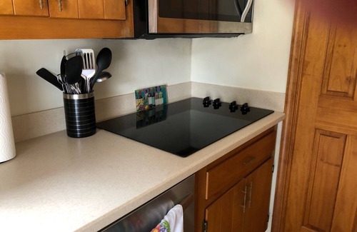 Albrightsville Cottage | Cozy Cottage in the Pocono Mountains, Pet friendly, sleeps 6