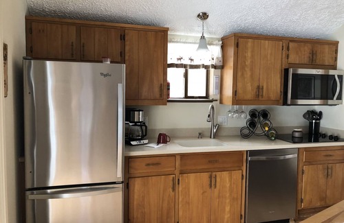 Albrightsville Cottage | Cozy Cottage in the Pocono Mountains, Pet friendly, sleeps 6
