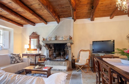 Piazza al Serchio House | Cozy cottage with fireplace and stunning views.