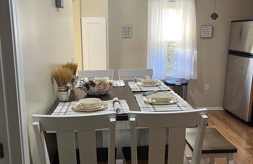 Lewiston Cottage | Cozy Cottage minutes away from the ARTPARK, Fishing Pier, Niagara River ,